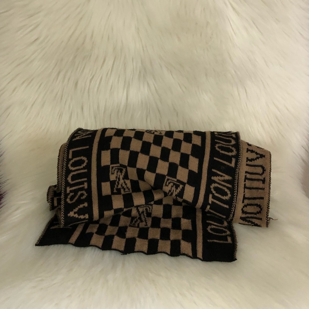 LV Scarf